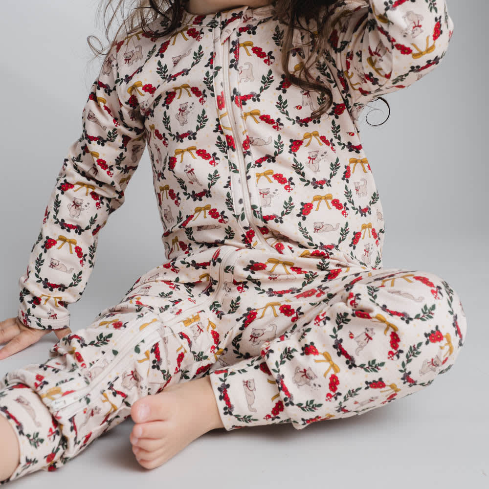 Elliotte onesie - Christmas wreath