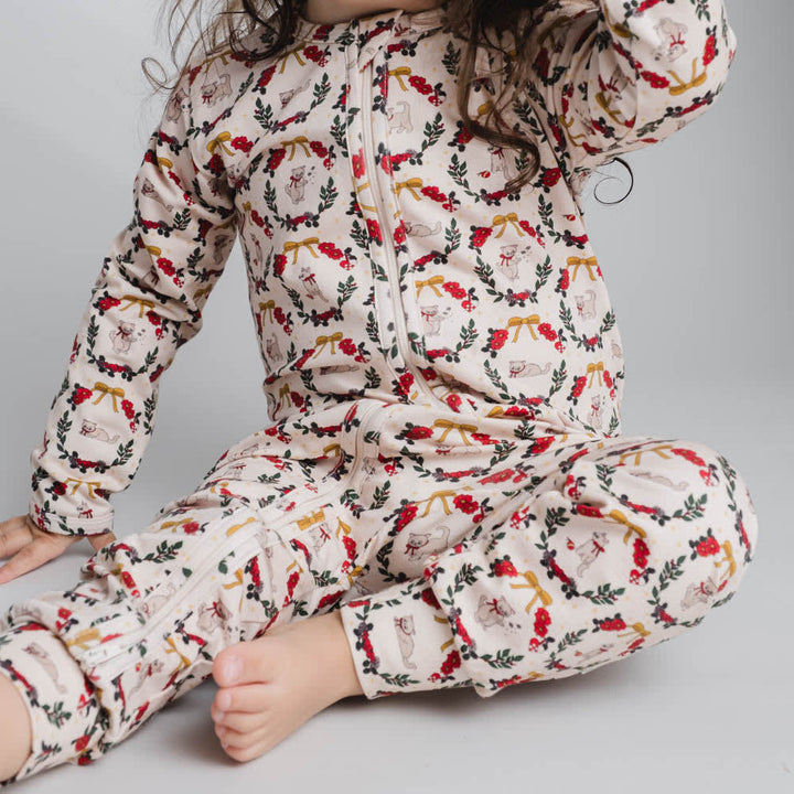Elliotte onesie - Christmas wreath