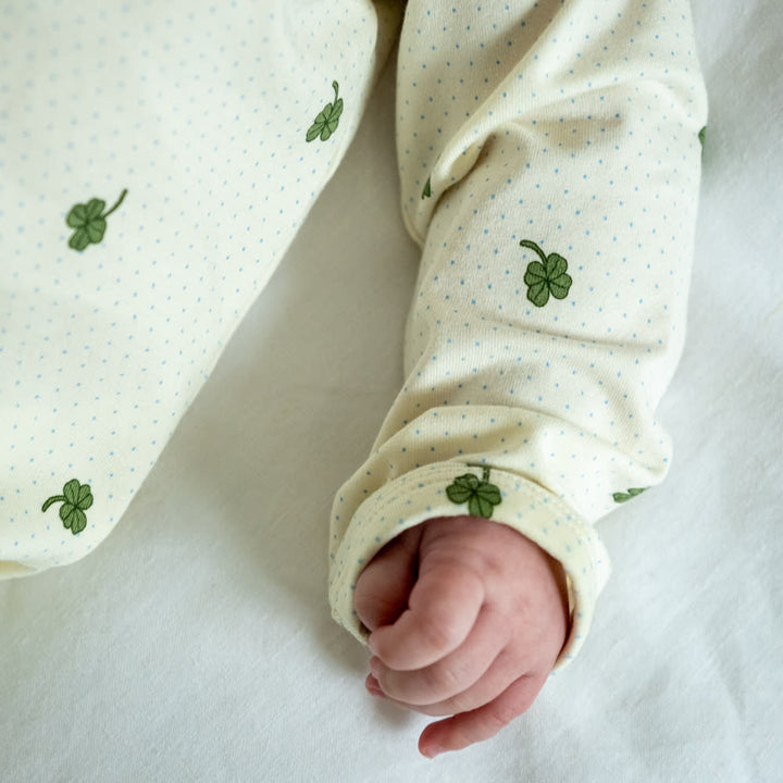 That's Mine Ellis bodystocking - Specks of luck - 48% Organic cotton / 47% Modal / 5% Elastane Buy Bodystockings||Undertøj||personale||Newborn essentials||SS26 here.