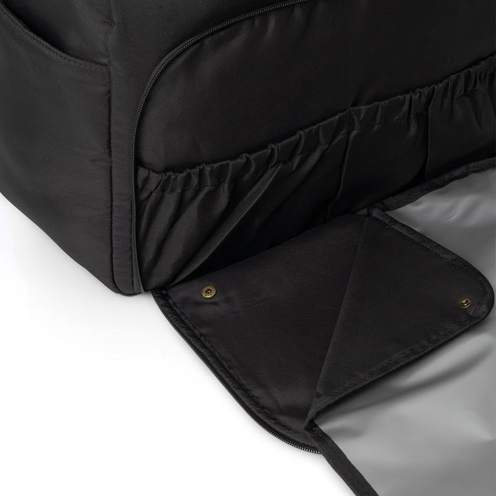 That's Mine Benne pusletaske - Black - Outer: 100% Recycled polyester Lining: 100% Polyester Buy Amning & pusletid||Pusle||Pusletasker||Alle||Favoritter||personale||Newborn essentials||Influencer choice||alt minus sløjfe||NOOS||Del dine øjeblikke||Rejseklar||mette-sale here.