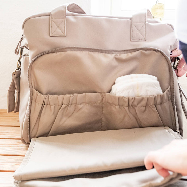 That's Mine Benne pusletaske - Earth brown - Outer: 100% Recycled polyester Lining: 100% Polyester Buy Amning & pusletid||Pusle||Pusletasker||Alle||Favoritter||personale||Newborn essentials||alt minus sløjfe||NOOS||Del dine øjeblikke||Rejseklar||mette-sale here.