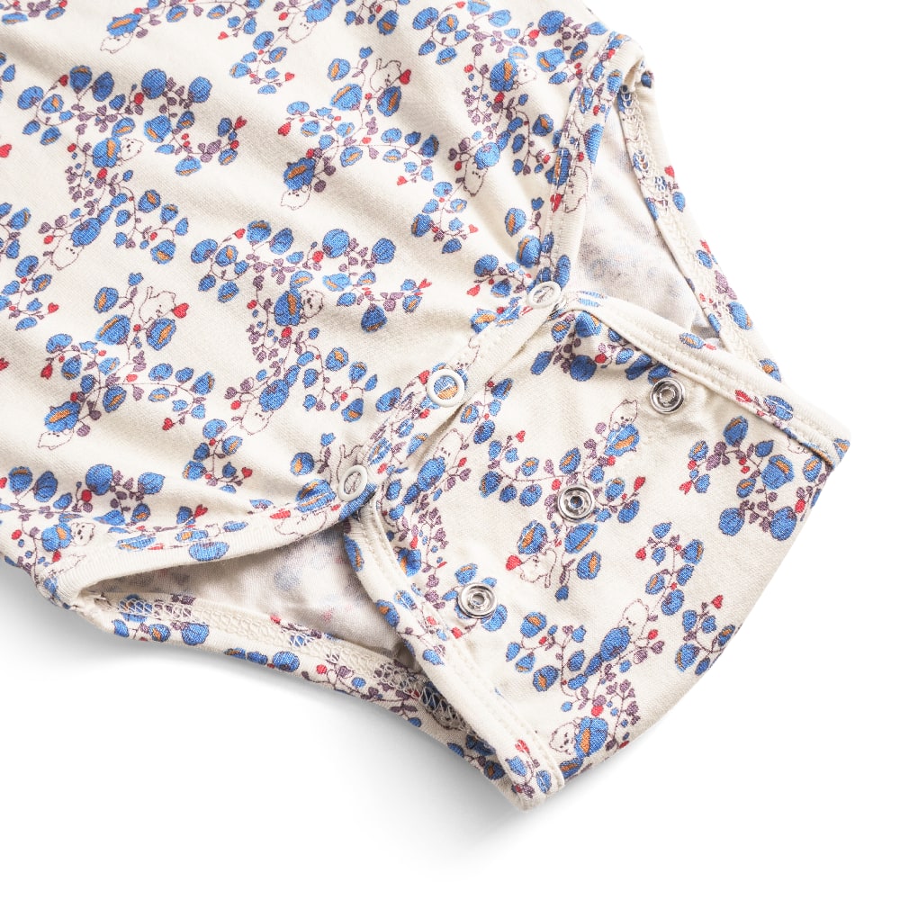 That's Mine Ella bodystocking - Lots of love red - 48% Organic cotton / 47% Modal / 5% Elastane Buy Tøj||Bodystockings||Undertøj||Udsalg||Alle||Newborn essentials||Udsalg - tøj||Forår og sommer 2025||alt minus sløjfe||Spring25||Lots of love red||Udsalg - Forår & sommer '25||Summer Bundle||mette-sale||Black week - bundle 1||bj-jersey-offer (Copy)||Udsalg - Onesies og bodystockings||Jersey||test-januar-26||Januar bundle - 5 for 449,-||Orderly Emails - Recommended Products here.