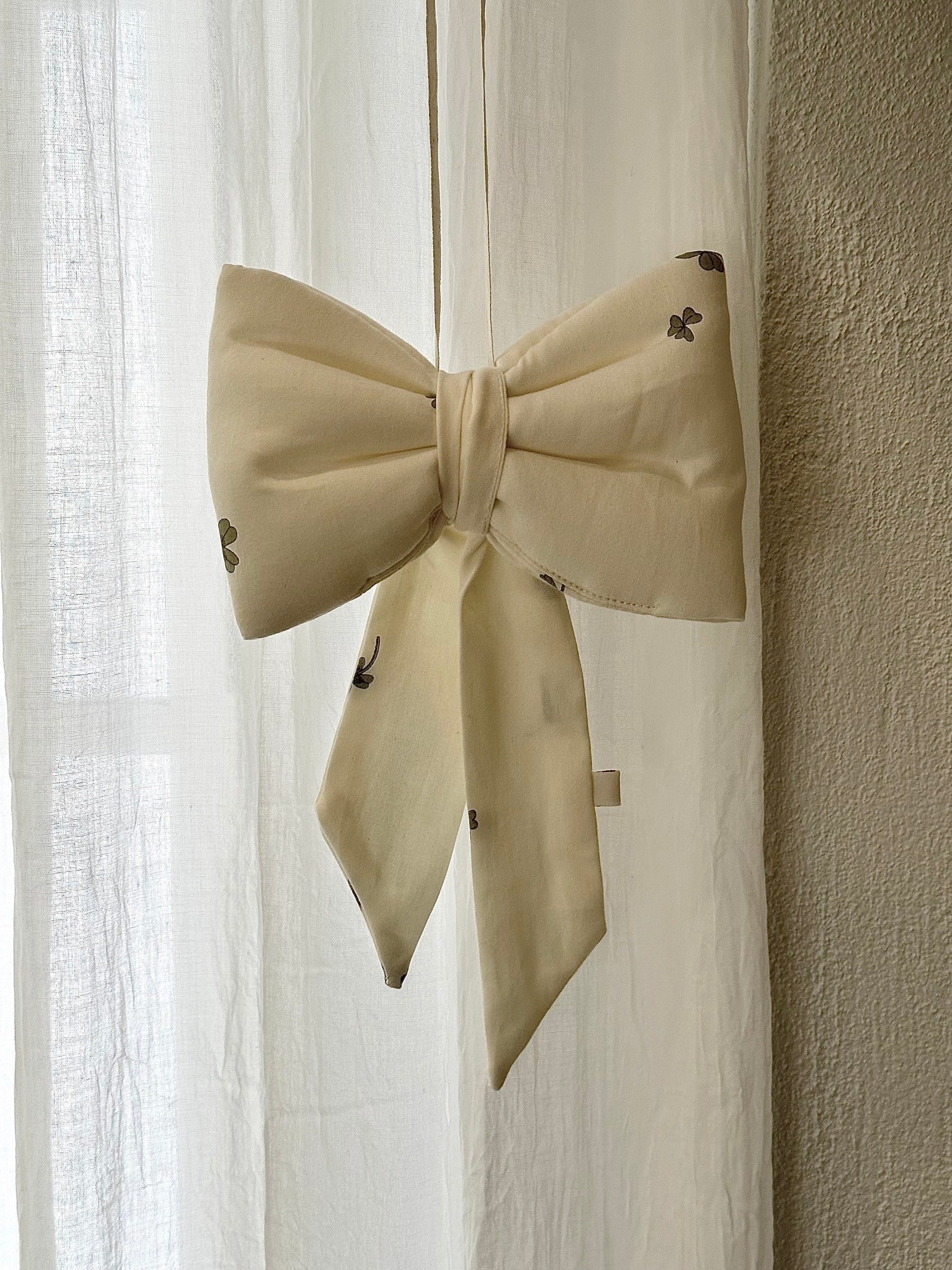 That's Mine Bella bow - Clover - 70% Organic cotton, 30% Recycl polyestere Buy Accessories||Udsalg||Nyheder||Sløjfer||Alle||Forår & sommer '24 here.